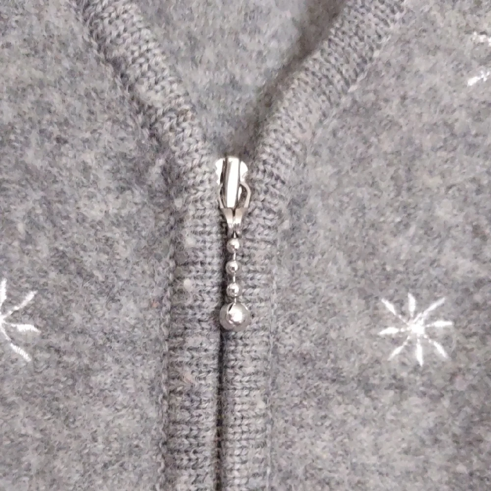 Coldwater Creek Gray V-Neck Sweater - Picture 3 of 6
